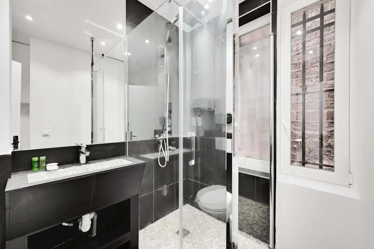 Renovated And Modern 4bd For 12 Guests Parijs