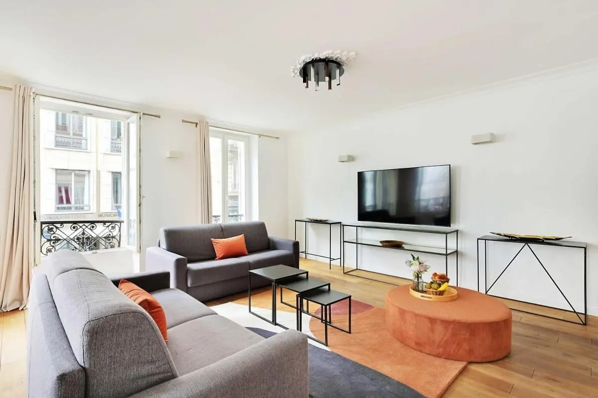 Apartment Renovated And Modern 4bd For 12 Guests *